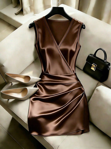 Vestido De Fiesta Corto Raso Cuello V Con Detalle Kica Chocolate Raso S