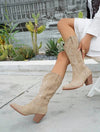 Bota Texana Camel Bordada Media Caña Kica
