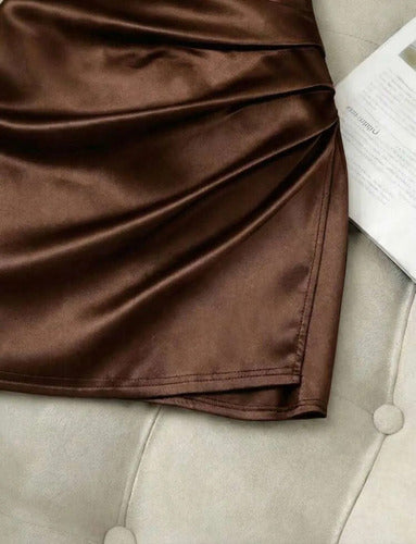 Vestido De Fiesta Corto Raso Cuello V Con Detalle Kica Chocolate Raso S
